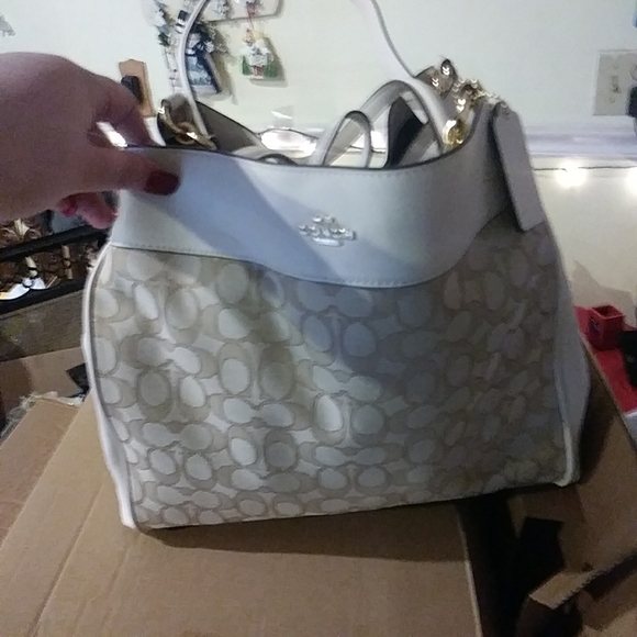 Coach purse - Picture 3 of 3